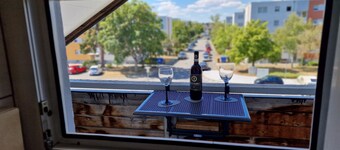 Schöne 3 Zimmer Wohnung mit Klimaanlage, Zentral und Naturnah