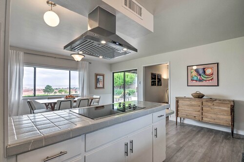 Lake Powell Views: Mid-Century Home in Page