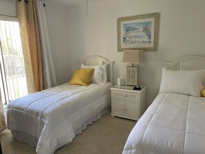 2 bedrooms, free WiFi - Beautiful two bedroom condo on Deep Creek golf course 3300 dollars per month (Punta Gorda)