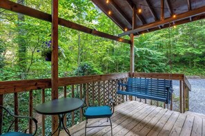 Property grounds - Cozy Cabin w/ Hot Tub + Fire Pit + Arcade (Sevierville)