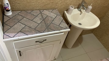 House | Bilik Mandi | Pancuran mandi