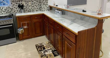 1 Bed Apartment - Sleeps 2 - Parking - Wifi