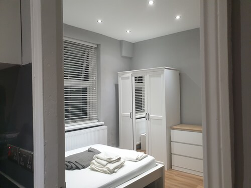 Barnet Luxury Apartment can sleep 4 people just few mins away from Station