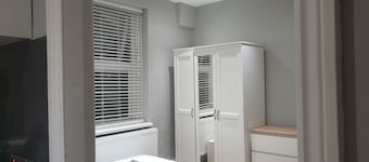 Barnet Luxury Apartment can sleep 4 people just few mins away from Station