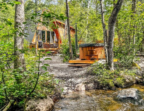River, Hot tub & Sauna - Luxurious Shack in Forest
