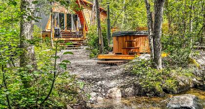 River, Hot tub & Sauna - Luxurious Shack in Forest