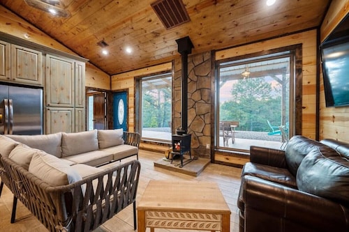 Hidden Hills Hideaway- Broken Bow/Hochatown- 2bd