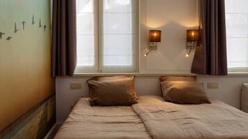 2 bedrooms, WiFi, bed sheets