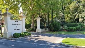 Property grounds - LA TOUR D'ORGUEIL - Maison de Prestige - Pont Royale Golf Club (Mallemort)