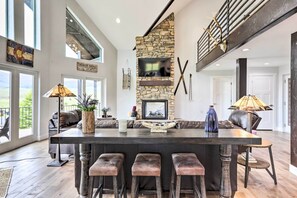 TV, fireplace - Crested Butte Getaway < 7 Mi to Ski Resort! (Crested Butte)