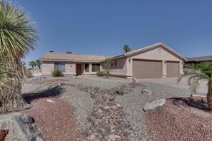 Exterior - Arizona Retreat w/ Casita ~ 2 Mi to Lake Havasu (Lake Havasu City)