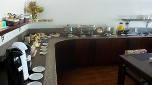 Free daily buffet breakfast