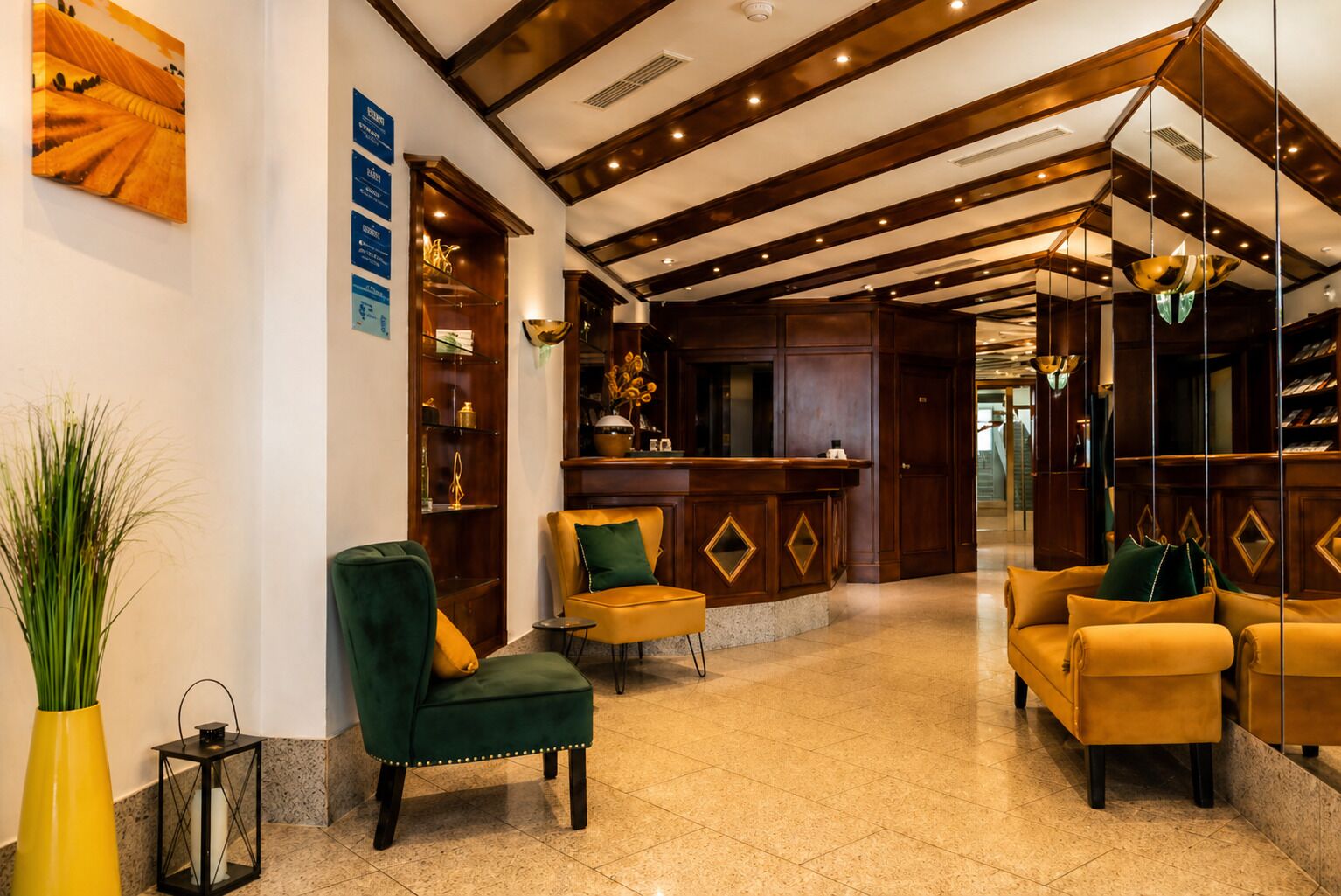 Quầy tiếp tân