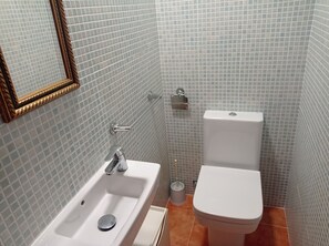 Een douche, handdoeken