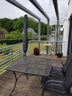 تناول الطعام بالخارج