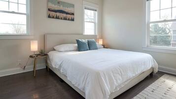 3 bedrooms, desk, iron/ironing board, WiFi