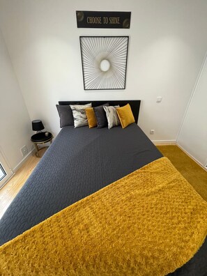 1 slaapkamer, een kluis op de kamer, een strijkplank/strijkijzer