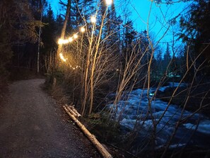 Property grounds - River, Sauna & Spa - The Farmhouse in Forest (Ste-Rose-du-Nord)