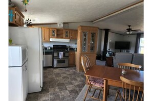 Interior - Surrounded by Majestic Mountains. 30 minutes Sand Duenes, Star Gazing at night (Fort Garland)