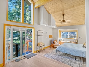 3 bedrooms, desk, iron/ironing board, travel crib