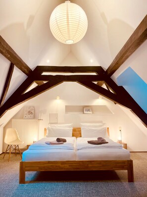 5 habitaciones, escritorio, wifi gratis y ropa de cama
