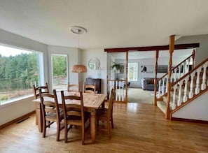 Dining - Fletcher’s Cove (Ucluelet)