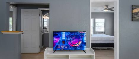 2 多间卧室、办公桌、熨斗/熨衣板、免费 WiFi