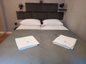 1 chambre, coffres-forts dans les chambres, bureau