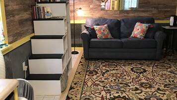 Smart TV, books, stereo