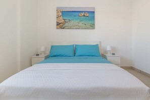 1 sovrum, strykjärn/strykbräda och internet