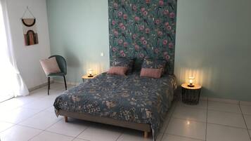 3 bedrooms, iron/ironing board, travel crib, WiFi