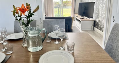 Modern Spacious 4bed House in Porth Newquay Brambl
