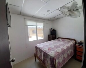 Eenvoudige kamer, 1 eenpersoonsbed, niet-roken, uitzicht op binnenplaats | Gratis wifi