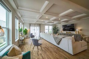 Living area - Traveling Professionals-Entire Home+Parking+W/D (Hanover)