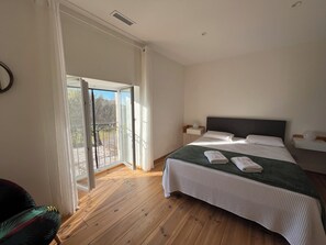 1 slaapkamer, een strijkplank/strijkijzer, reisbedje, gratis wifi