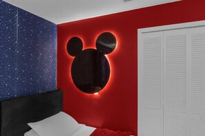 3 bedrooms, travel cot, WiFi, bed sheets