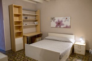 1 camera, ferro/asse da stiro, Wi-Fi gratuito, lenzuola