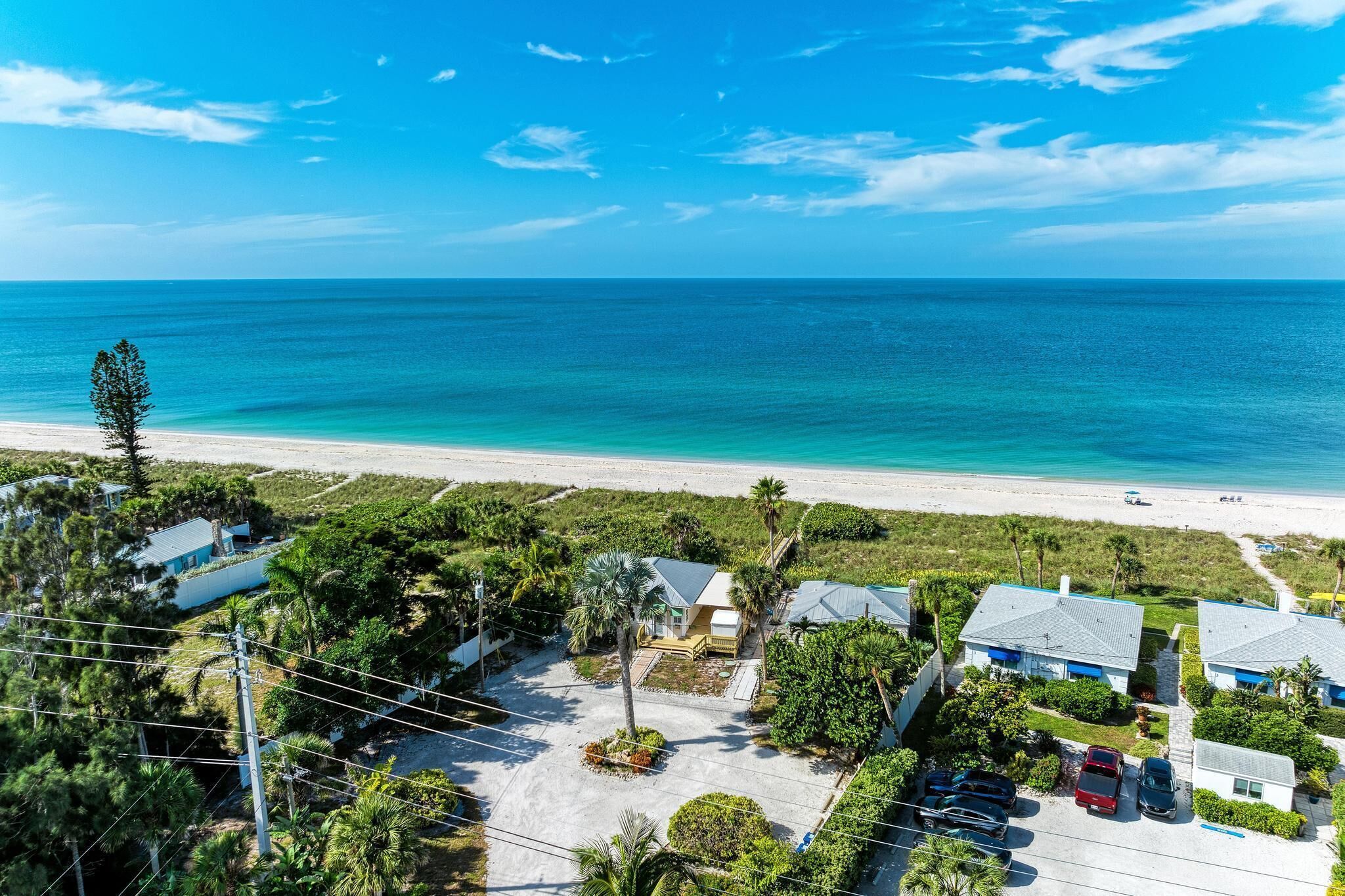 Plage, chaises longues, serviettes de plage
