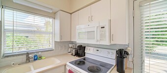 Direct Beachfront 2BR Cottage on Casey Key!
