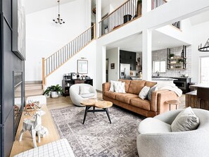 Smart TV, fireplace, video games, ping pong - Perfect Summer Stay|Game Room+Dog Friendly+Hot Tub (Silverthorne)