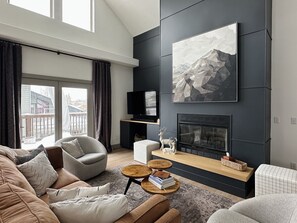 Smart TV, fireplace, video games, ping pong - Perfect Summer Stay|Game Room+Dog Friendly+Hot Tub (Silverthorne)