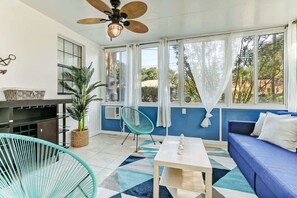 Smart TV, fireplace, ping pong, computer monitors