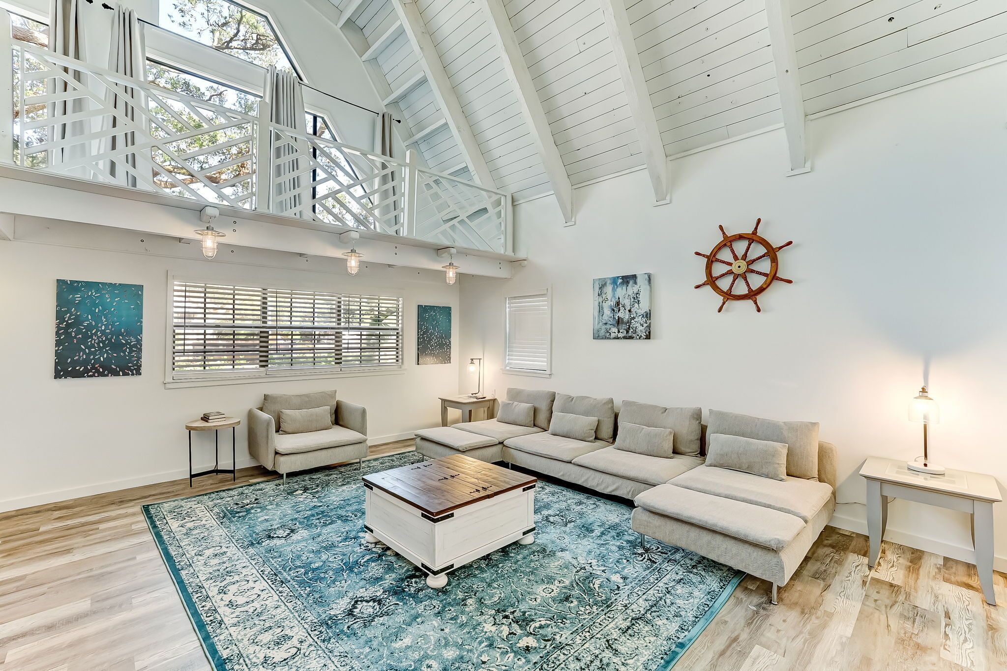 Smart TV, fireplace, table tennis, computer monitors