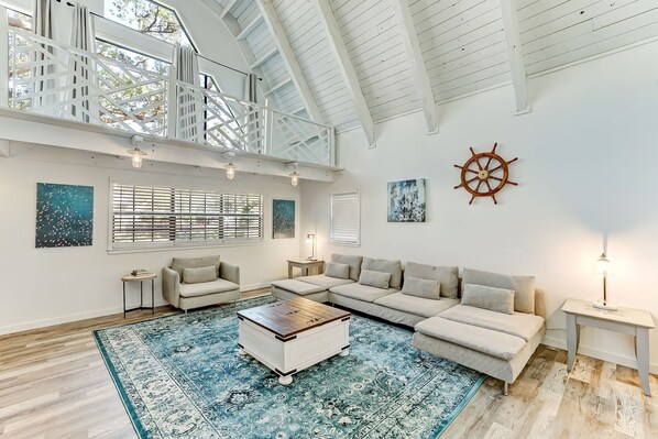 Smart TV, fireplace, table tennis, computer monitors