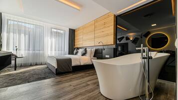 Design Luxury Executive Room | Minibar, wi-fi (inkludert) og sengetøy