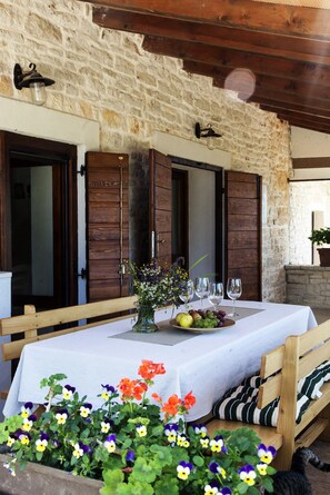 Outdoor dining - Villa Ana surrounded by a typical Mediterranean landscape (Bale)