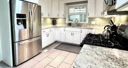 The Best Family & Friends Hangout & Pet Friendly!!