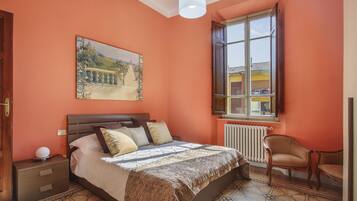 3 Schlafzimmer, Zimmersafe, Schreibtisch, Bügeleisen/Bügelbrett