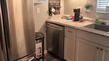 KylskÄp, mikrovÄgsugn, ugn och spishÀll