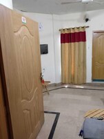 Quarto casal ou duplo standard | Ferros/tábuas de passar roupa, Wi-Fi de cortesia